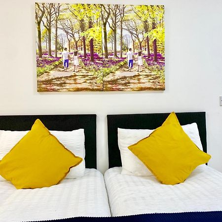 London Studio Apartments, Private Bathroom, Kitchenette, Parking, Np2 Exterior foto