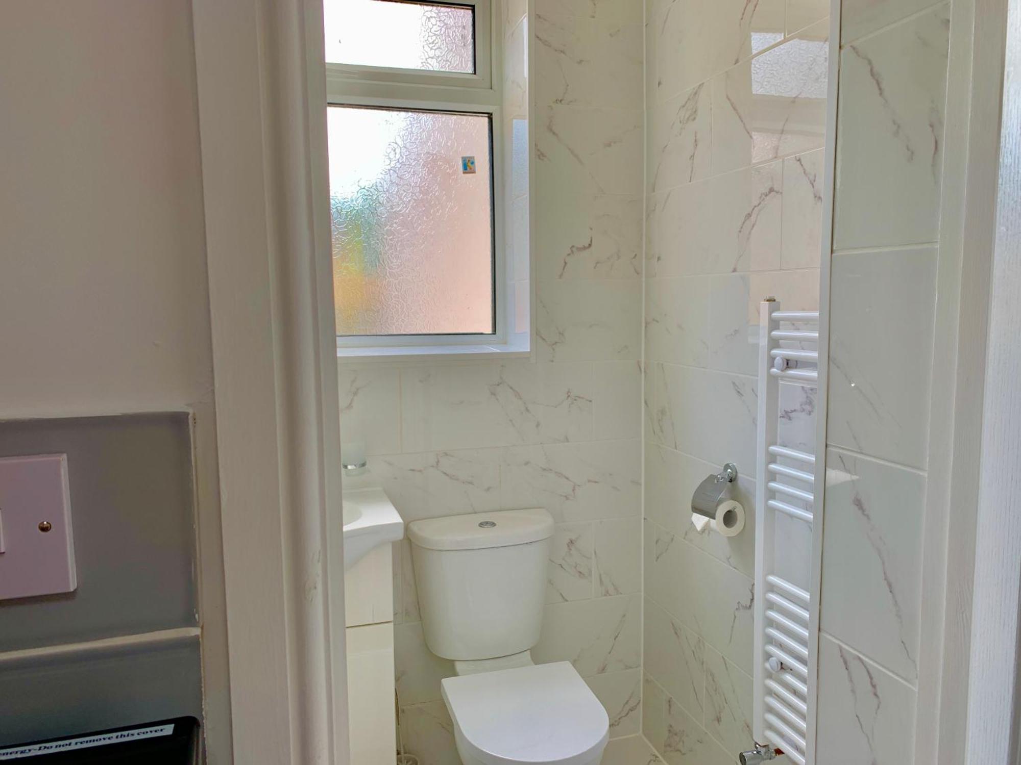 London Studio Apartments, Private Bathroom, Kitchenette, Parking, Np2 Exterior foto