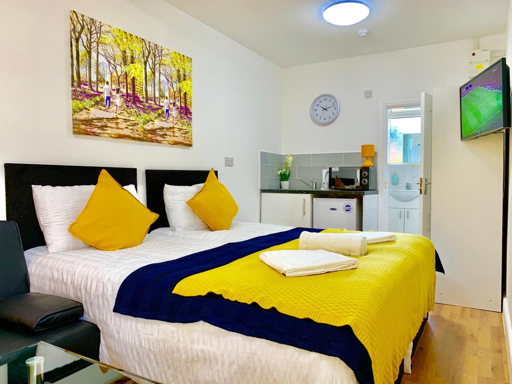 London Studio Apartments, Private Bathroom, Kitchenette, Parking, Np2 Exterior foto